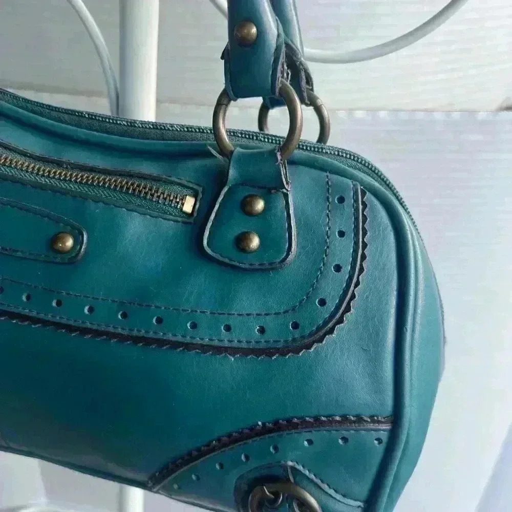 Worthington Shoulder Bag with matching coin purse - Picture 8 of 14
